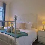 펜션 Downtown Retreat 레메소스
