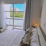 펜션 Downtown Retreat 레메소스