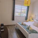 펜션 Downtown Retreat 레메소스