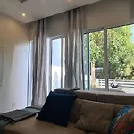Downtown Retreat 펜션