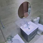 Downtown Retreat 펜션 레메소스