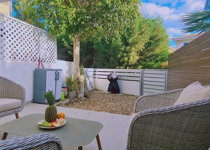 Downtown Retreat Tatil Evi Limasol